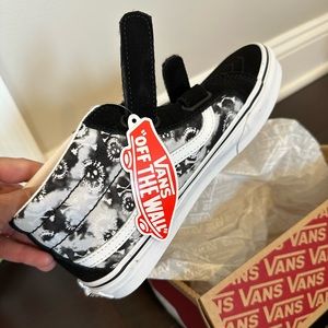 New with Tags Vans Sk8-Mid Reissue V. Size 5J